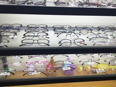 -LOGO眼镜·蔡司品牌折扣店(龙华清湖店)