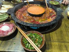-黄潇洒老火锅(九眼桥宏济巷店)