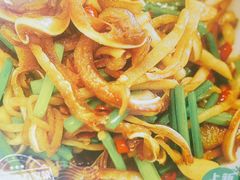 -绿草地·湘菜(酃湖师院店)