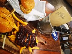-Ribs & Burgers The Rocks