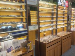 -优医视平价眼镜超市蔡司依视路折扣(小马厂店)
