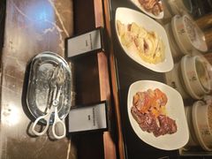 -广州万富希尔顿酒店·感趣自助餐厅·金秋蟹宴生蚝海鲜刺身