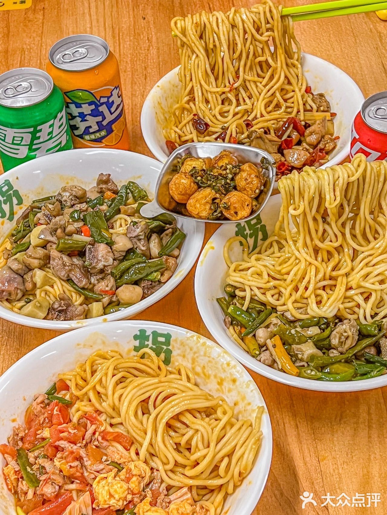 这面一筷子下去全是鸡肉！！我连吃了三天！