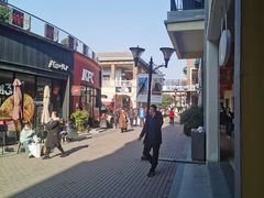 -王府井奥莱临潼小镇(临潼店)