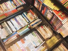 -钟书阁(松江泰晤士小镇店)