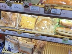 -全家便利店(襄阳南路店)