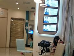 -维乐口腔(美维云门诊陆家嘴店)