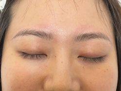 -一个差评成就的纹眉店