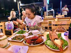 -J Daeng Seafood
