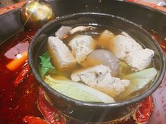 菌汤鸳鸯锅-椒香城门口重庆老火锅(宝安固戍店)