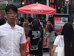 -詹爷爷乌节路街头冰淇淋