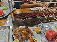 -哈尔滨小酒馆·鲜肉现穿自助烧烤(康新花园店)