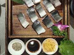 -围炉肉舍•炭烤活鳗•丹东海鲜烤肉(步行街店)