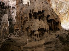 -波斯托伊纳溶洞