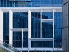 -东方体育中心(地铁站)