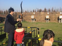 -田园东方蜜桃村的田野营地