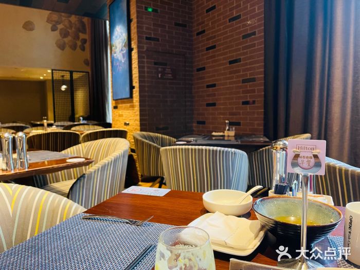 常州新城希尔顿酒店·OPEN全日餐厅大堂图片