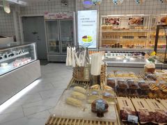 面包甜点陈列柜-丽莎蓓甜CAKE生日蛋糕·动物奶油(石家庄店)
