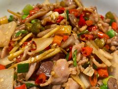 酸辣鸡杂-费大厨辣椒炒肉(黄兴中心广场店)