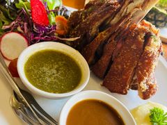 -Chom Cafe and Restaurant