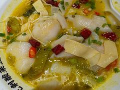 -渝是乎酸菜鱼(龙旗购物中心店)