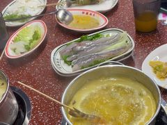 -四囍码头海鲜烧烤自助火锅(外滩南京东路悦荟广场店)
