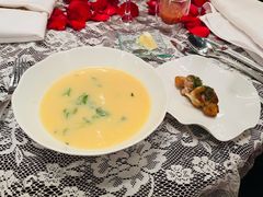 蒜蓉香草汤配香煎牛蛙腿-Jean Georges