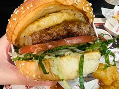 -The Habit Burger Grill 哈比特汉堡(世博店)