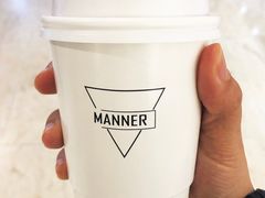 拿鐵-Manner Coffee(芮欧百货店)