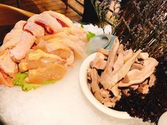 -洪氏嗨捞·广东猪肚鸡·椰子鸡火锅(西咸万象城店)