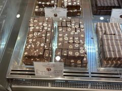 -VENCHI 闻绮(北京国贸商城店)