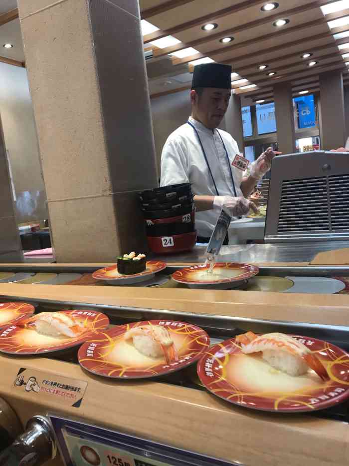 元禄寿司(心斎桥店)-"全自助的日式回转寿司,晚上去的比较晚了,.