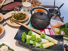 -老牌坊云南鱼豆花火锅(哈西万达店)
