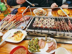 -哈尔滨小酒馆·鲜肉现穿自助烧烤(康新花园店)