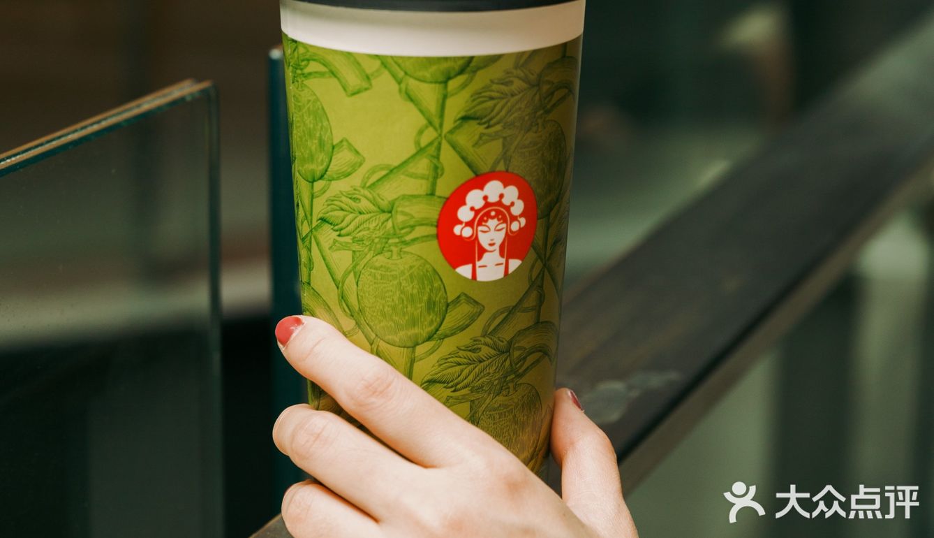 南宁这家茶饮店上新的“新瓜”，喝起来像做梦一样
