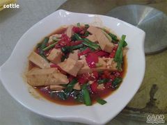他家的豆腐也不错哦-湘潭九龙鱼头店(城南西路店)