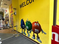 -m豆巧克力世界(上海世茂广场店)