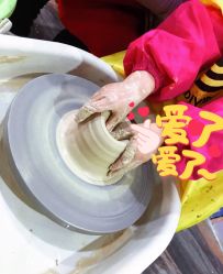 -泥娃娃DIY陶吧(易生活购物公园店)