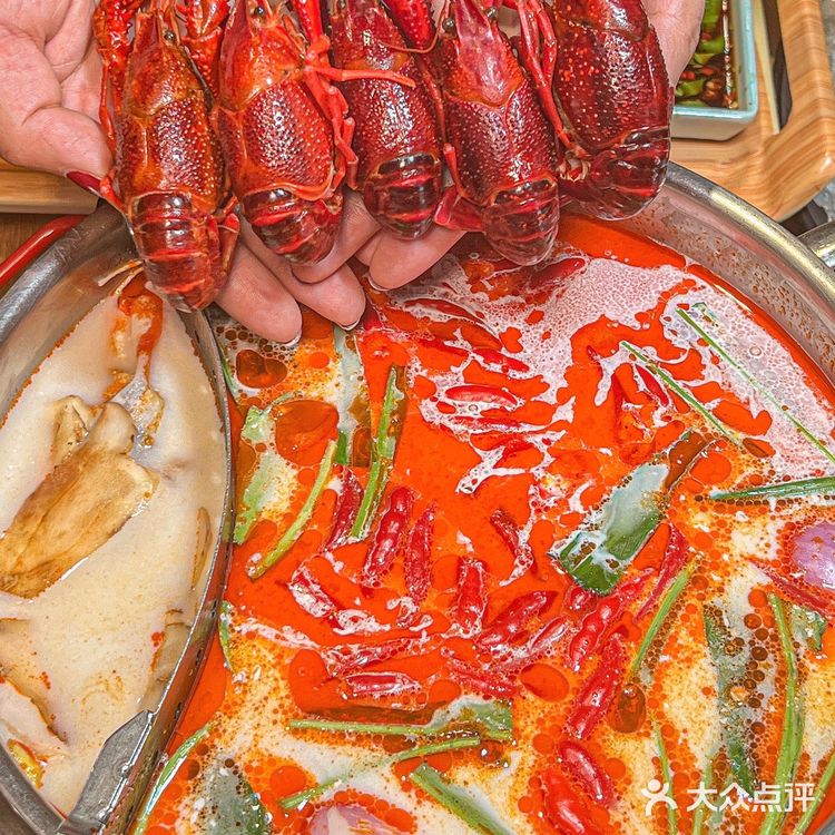 霸王虾×集渔!冬阴功口味小龙虾惊艳了