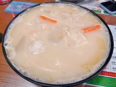 浓汤鱼汁小锅米线-肥汁米蘭香港米线(宁波路总店)