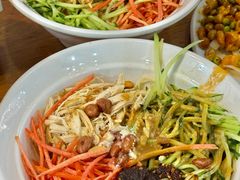 -牛一嘴·兰州牛肉面·大盘鸡(财富中心店)