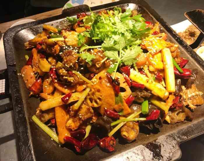盐都干锅王-"态度好,菜品味道不错,我很喜欢 环境就是.