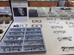 -罗伯特眼镜·蔡司官方授权(罗湖国贸店)