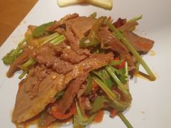 -云海肴·汽锅鸡·云南菜(天山百盛优客店)