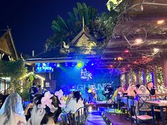 -拾光音乐餐酒吧(告庄星光夜市店)