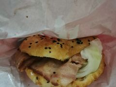 培根煎蛋中国汉堡-塔斯汀中国汉堡(江大南路店)