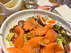 烟熏三文鱼芒果鲜虾沙拉-Kathleen's Bistro&Bar 凯圣琳西餐厅(漕河泾印象城店)