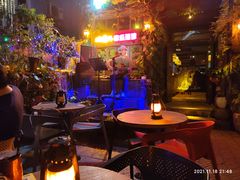 -城墙外BAR