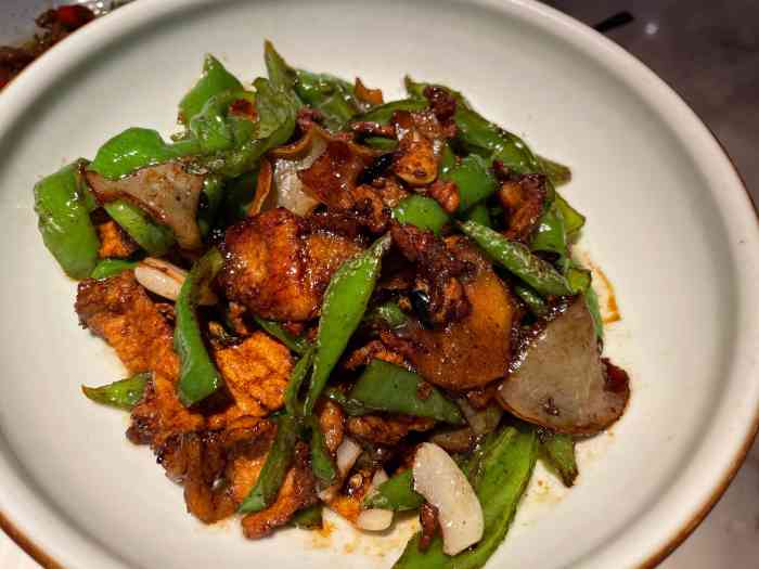 望湘园湖南菜(紫荆广场店)-"服务好,菜品味道不错,辣与不辣都有,小朋.