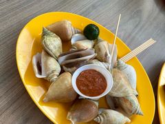 -东海岸人工湖美食村